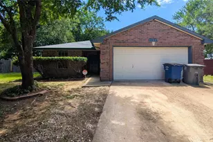 1532 Marion Dr, Dallas, TX 75211 - Photo 2