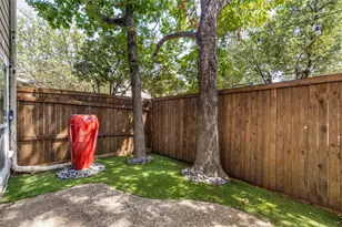 8434 Towneship Ln, Dallas, TX 75243 - Photo 20