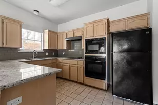 2805 Inniswood Cir, Arlington, TX 76015 - Photo 8