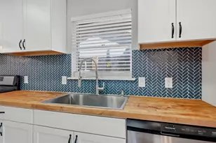1808 Robin Dr, Sherman, TX 75092 - Photo 10