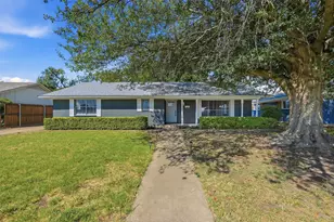 1808 Robin Dr, Sherman, TX 75092 - Photo 1