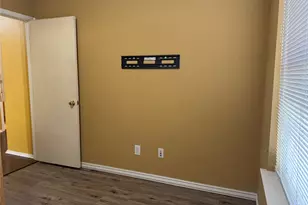 824 Mulder Dr, Arlington, TX 76001 - Photo 22