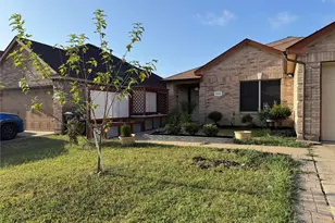 824 Mulder Dr, Arlington, TX 76001 - Photo 2