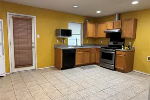 824 Mulder Dr, Arlington, TX 76001 - Photo 8