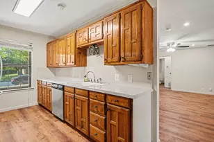 1510 Surry Pl Dr, Cleburne, TX 76033 - Photo 18