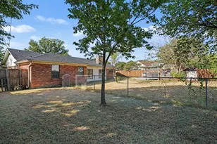1510 Surry Pl Dr, Cleburne, TX 76033 - Photo 12