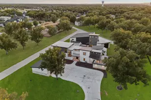 9003 King Air Dr, Granbury, TX 76049 - Photo 32