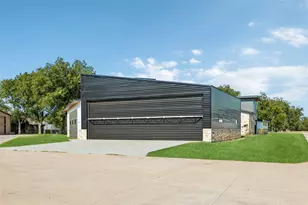 9003 King Air Dr, Granbury, TX 76049 - Photo 4