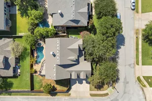 956 Water Oak Dr, Grapevine, TX 76051 - Photo 4