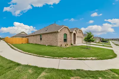 952 Dustwood Drive, Fort Worth, TX 76052 - Photo 4