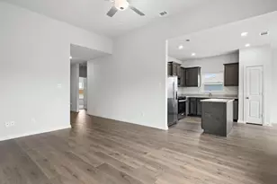 9609 Logan Sq Dr, Fort Worth, TX 76140 - Photo 4