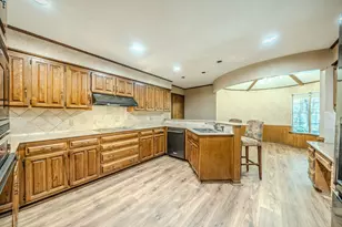 1803 Oak Grove Dr, Arlington, TX 76013 - Photo 6