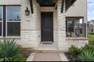 711 Prairie Falcon Dr, Arlington, TX 76005 - Photo 2