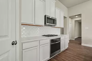 2806 Grand Lookout Ln, Arlington, TX 76001 - Photo 6