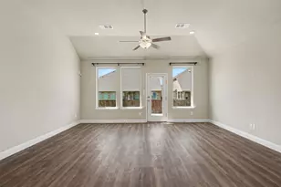2806 Grand Lookout Ln, Arlington, TX 76001 - Photo 2