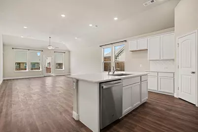2806 Grand Lookout Lane, Arlington, TX 76001 - Photo 1