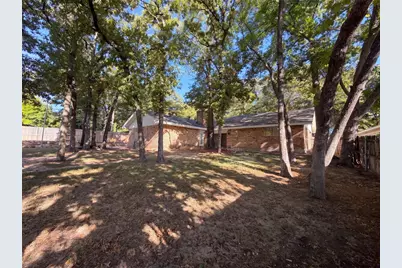 813 Wheelwood Drive, Hurst, TX 76053 - Photo 18