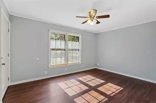 210 W Willingham St, Cleburne, TX 76033 - Photo 4