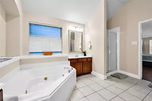 308 Foxbury Dr, Euless, TX 76040 - Photo 10