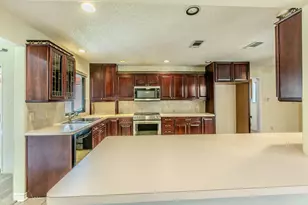 4400 Kingswick Dr, Arlington, TX 76016 - Photo 6