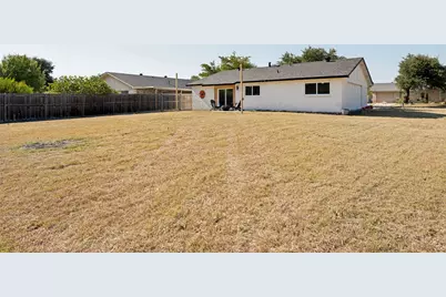 2125 Highbury Road, Carrollton, TX 75007 - Photo 12