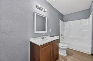 601 Royal St, Cleburne, TX 76031 - Photo 18