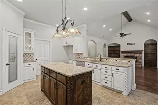 124 Carnes Ct, Springtown, TX 76082 - Photo 14