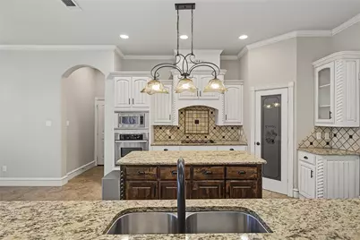 124 Carnes Court, Springtown, TX 76082 - Photo 12