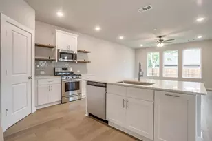4532 Hogan's Alley Dr, Arlington, TX 76001 - Photo 16