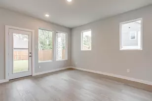 4532 Hogan's Alley Dr, Arlington, TX 76001 - Photo 6