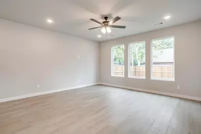 4532 Hogans Alley Drive, Arlington, TX 76001 - Photo 10