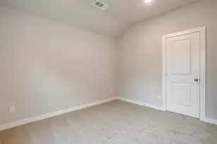 4532 Hogan's Alley Dr, Arlington, TX 76001 - Photo 28