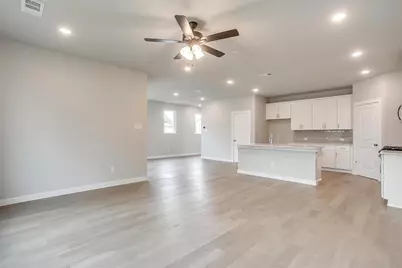 4532 Hogans Alley Drive, Arlington, TX 76001 - Photo 12