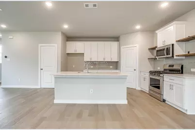 4532 Hogans Alley Drive, Arlington, TX 76001 - Photo 14