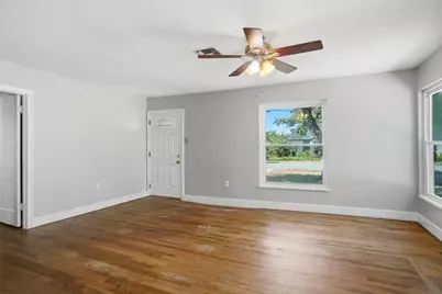 4005 Medford Road, Fort Worth, TX 76103 - Photo 4