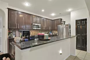 4951 Eyrie Ct, Grand Prairie, TX 75052 - Photo 6