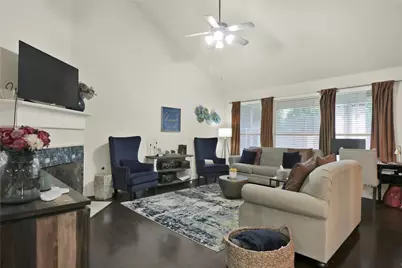 4951 Eyrie Court, Grand Prairie, TX 75052 - Photo 4