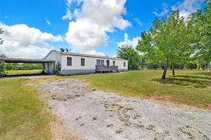 12156 Thistle Ln, Justin, TX 76247 - Photo 2