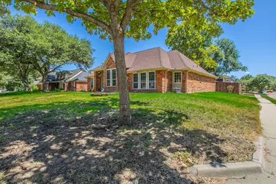 2759 Wentworth Drive, Grand Prairie, TX 75052 - Photo 24