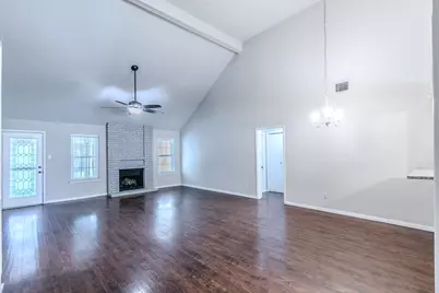 2759 Wentworth Drive, Grand Prairie, TX 75052 - Photo 2