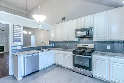 2759 Wentworth Drive, Grand Prairie, TX 75052 - Photo 6