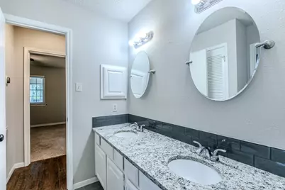 2759 Wentworth Drive, Grand Prairie, TX 75052 - Photo 16