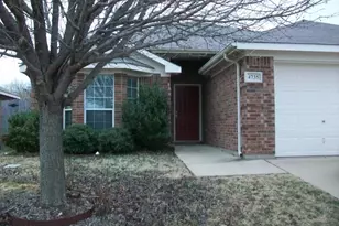 4735 Topaz Ln, Granbury, TX 76049 - Photo 2