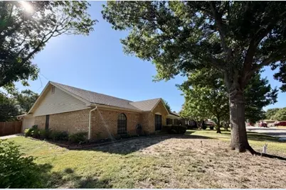 5540 Misty Meadows Drive, North Richland Hills, TX 76180 - Photo 2