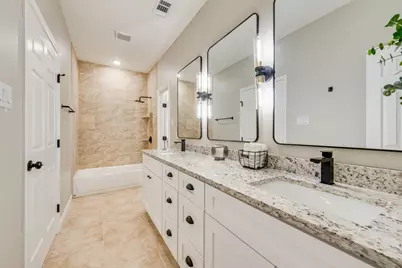 2512 Sheraton Drive, Fort Worth, TX 76105 - Photo 4