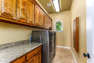 223 E Bay Dr, Bridgeport, TX 76426 - Photo 12
