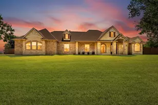 223 E Bay Dr, Bridgeport, TX 76426 - Photo 1