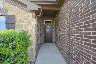 9212 Gln Mls Trl, Fort Worth, TX 76179 - Photo 2