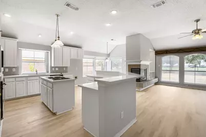 3632 Stone Creek Lane S, Fort Worth, TX 76137 - Photo 10