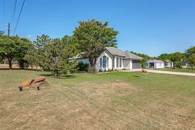 732 Charyl Lynn Drive, Argyle, TX 76226 - Photo 2